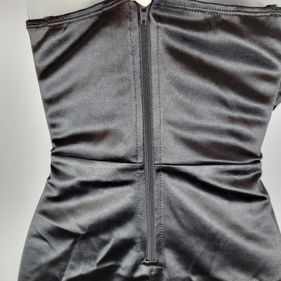 NWT Windsor Size L Satin Dress with Statement Bow - Picture 6 of 9